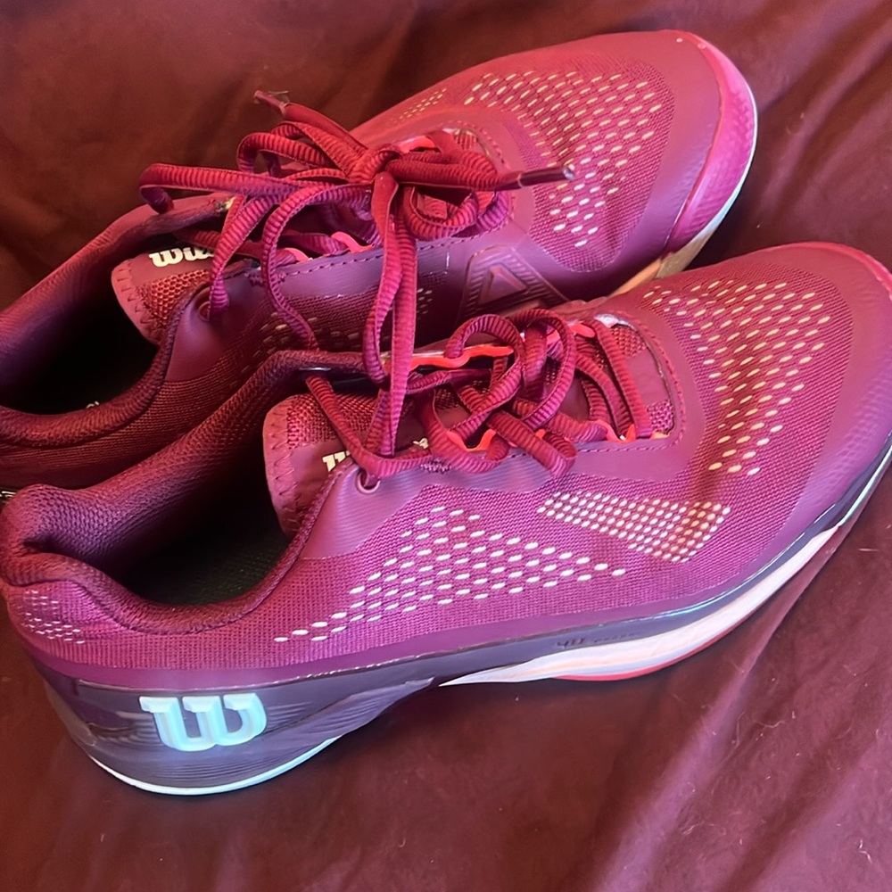 Wilson Rush Pro tennis shoes lightly worn